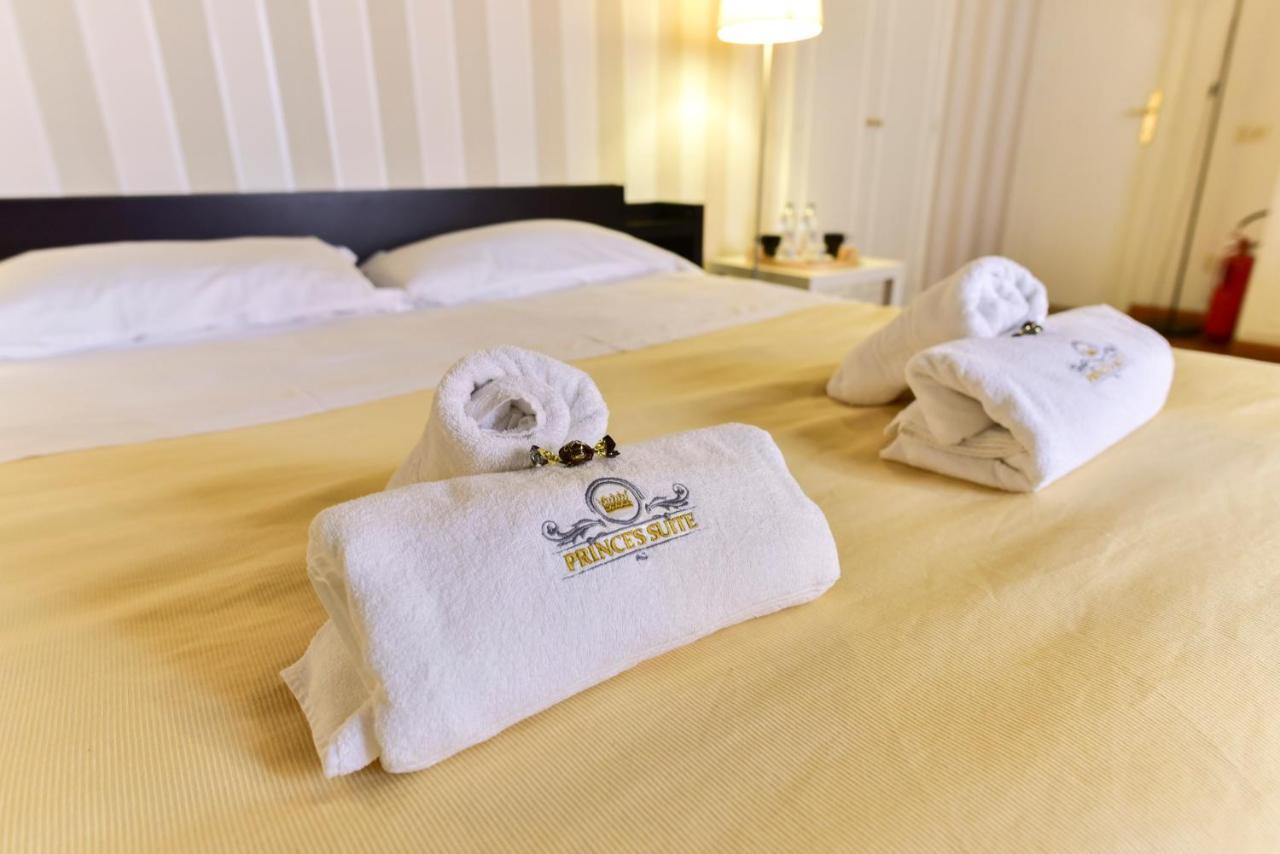 Prince'S Suite - Budget Rooms & Apt Piazza Del Popolo Rom Exterior foto